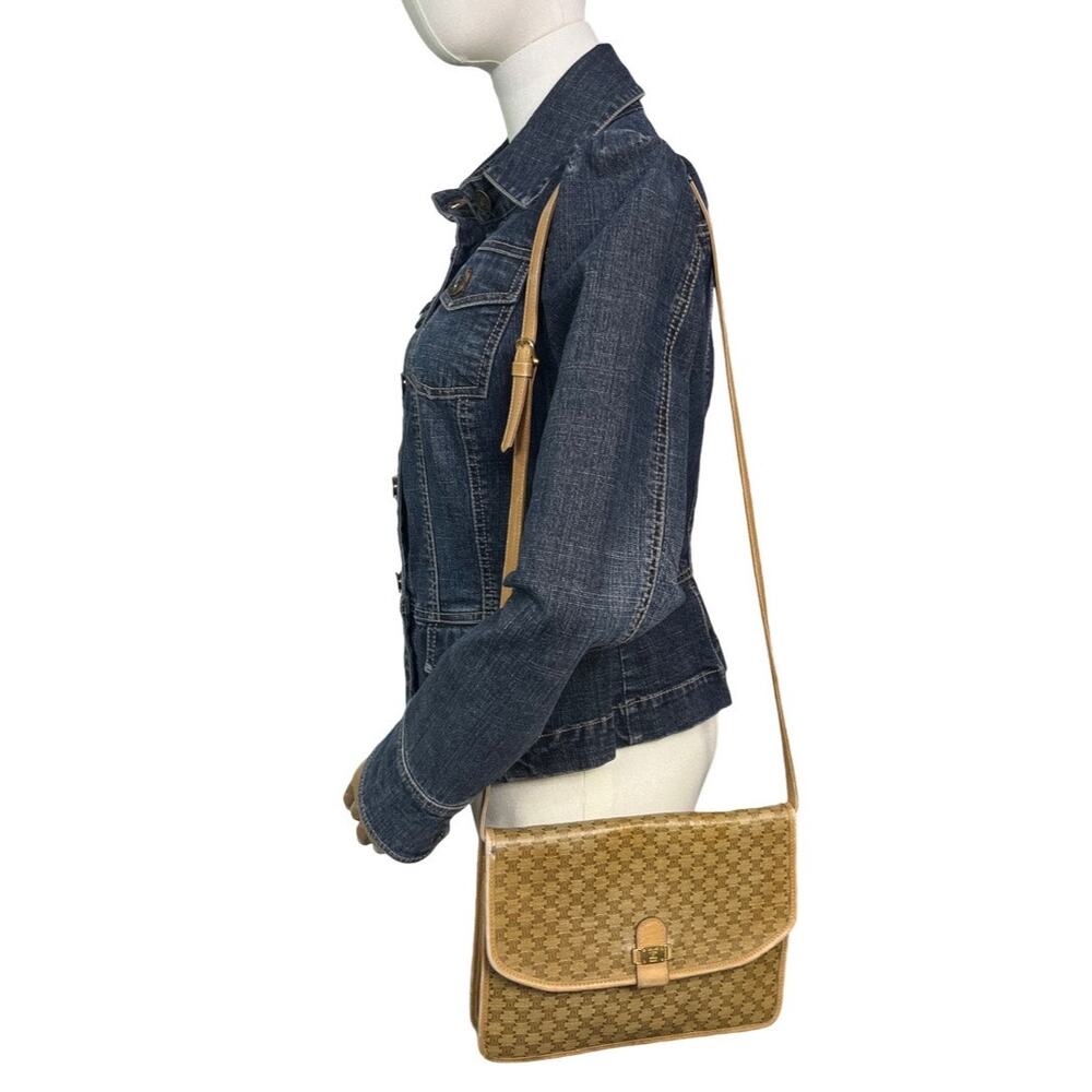 Celine Macadam Triomphe Vintage Flap Crossbody Shoulder Bag Clutch Tan Italy